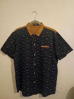 SSLR Men's Navy Short-Sleeve Button-Down Shirt with Mustard Accents  Sz M